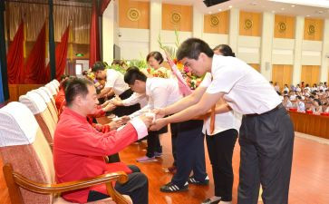 莫泊桑拜师的教案优秀5篇