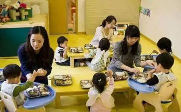 幼儿园小小班保育员工作总结6篇
