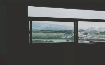 描写窗外的作文推荐5篇