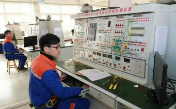 电气班长工作总结6篇