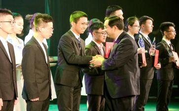 年会获奖演讲稿5篇
