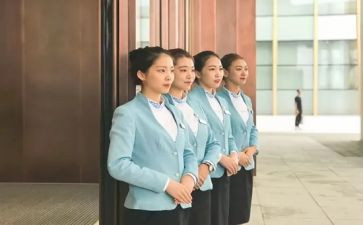 前台接待半年工作总结7篇