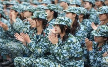 军训题材的作文8篇
