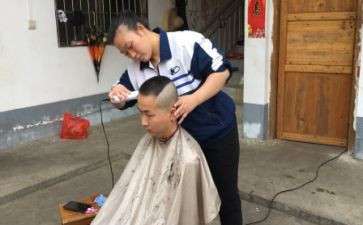 小理发店活动方案推荐8篇