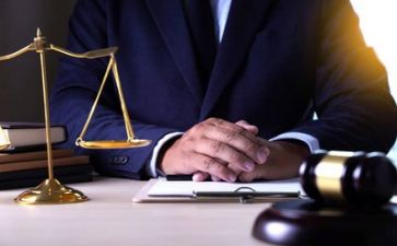与律师签合同最新7篇