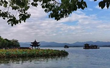 西湖作文推荐8篇
